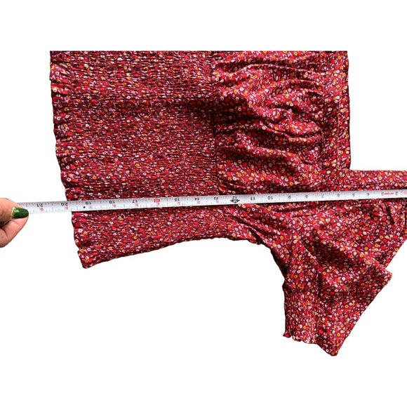 universal thread womans medium‎ red floral blouse top | c2 - Picture 5 of 5